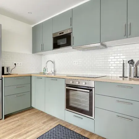 Apartman Branded New 4 Bdrs Flat - Huge Terrace - Prime Loc *