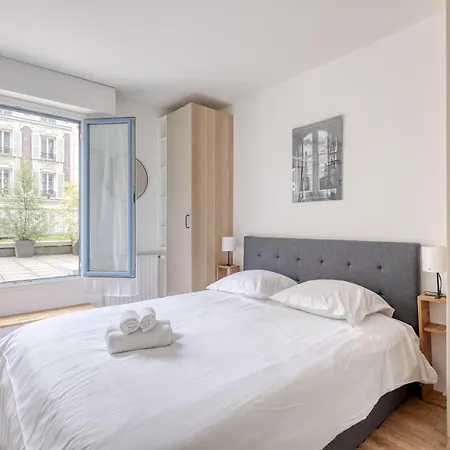 Branded New 4 Bdrs Flat - Huge Terrace - Prime Loc Paris