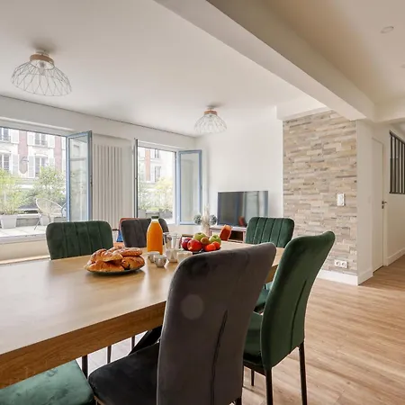 Branded New 4 Bdrs Flat - Huge Terrace - Prime Loc Apartment *